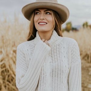 Loose Cable Knit Sweater | Roolee | 3x